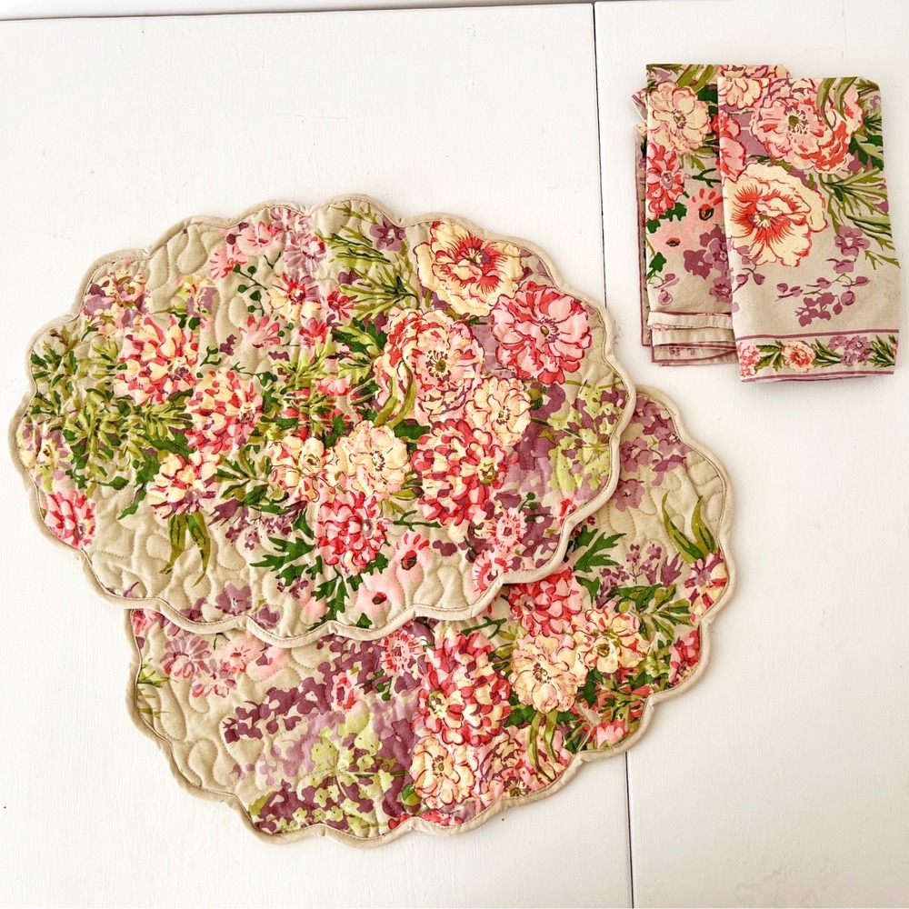 April Cornell Placemats and Napkins Beige Pink Floral‎ Scalloped Quilted Set